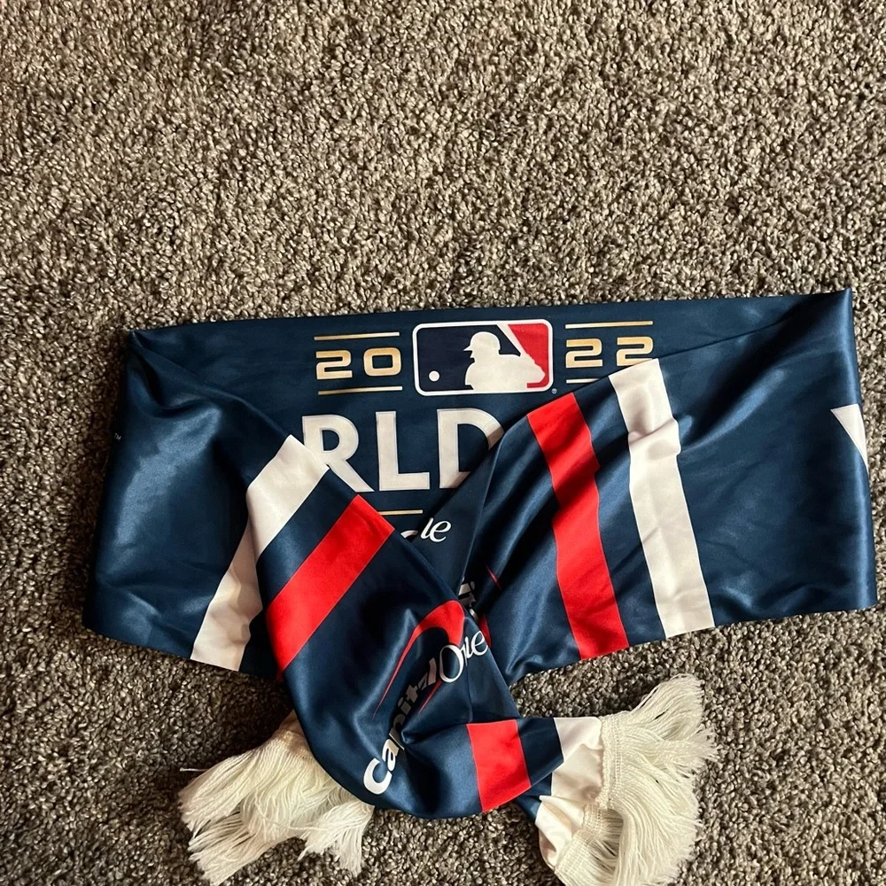 5/$10. Men’s Scarf